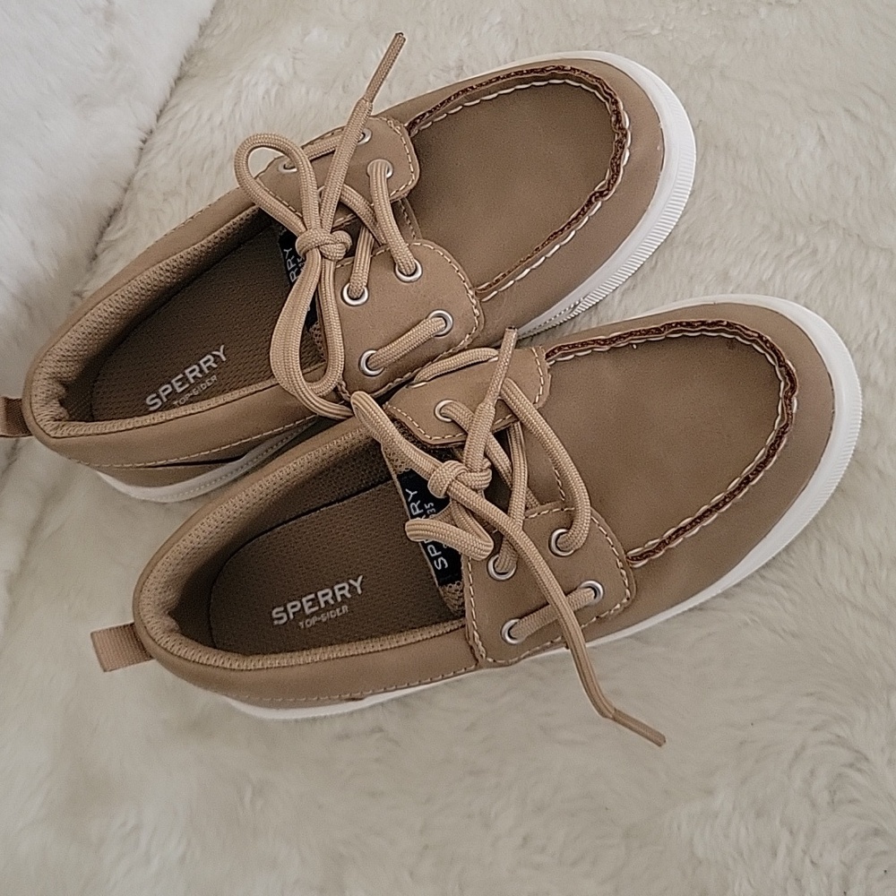NWOT SPERRY Top-Sider For Little Kids. Size US 1M.